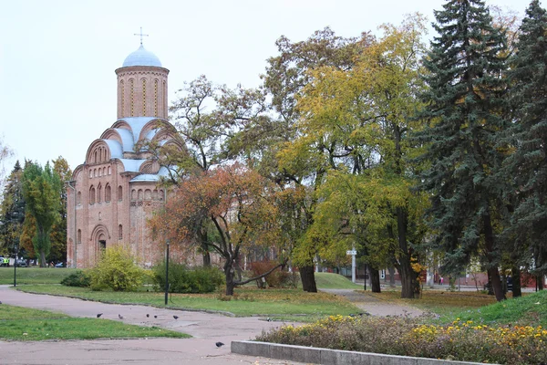 Пятницкая церковь в Чернигове — стоковое фото