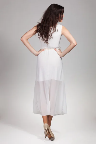 Krásná modelka šaty — Stock fotografie