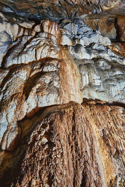 Cave with beautiful speleothems — Stock Photo, Image