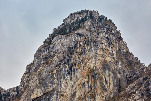 Pico de uma montanha rochosa de calcário — Fotografia de Stock