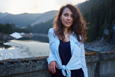 güzel İspanyol Kadın kılığında