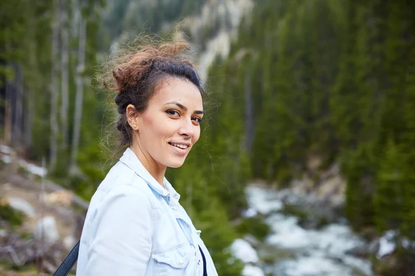 Woman tourist hiking — Stock Photo, Image