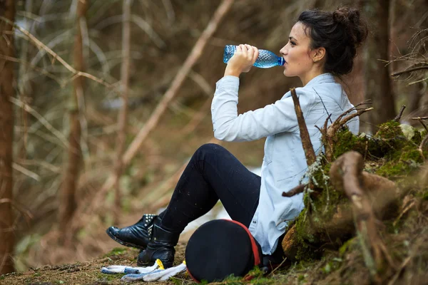 Trekker agua potable — Foto de Stock