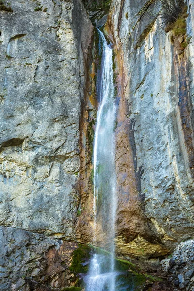 Waterfall in the rocky mountains — Stock Photo, Image