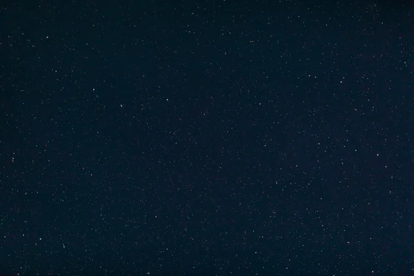 Αστέρια τη νύχτα σε καθαρό ουρανό — Φωτογραφία Αρχείου