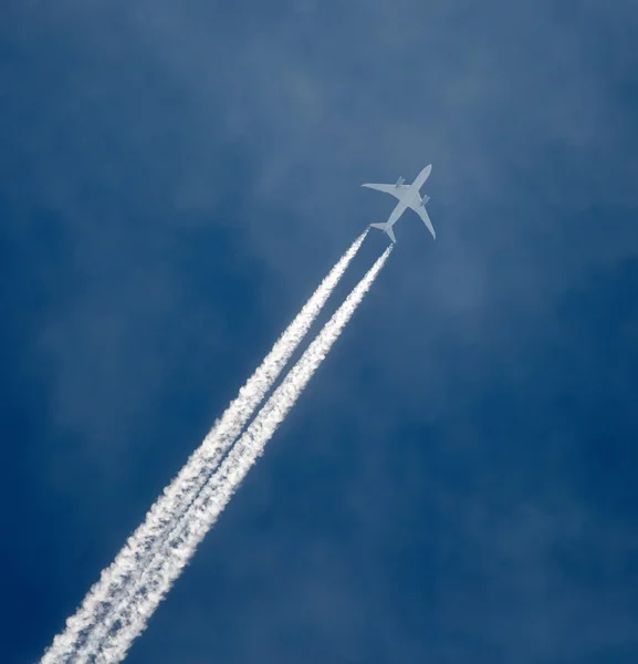 Aereo jet in volo — Foto Stock