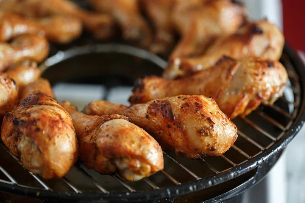 Grilled spiced drumsticks — Stock Photo, Image