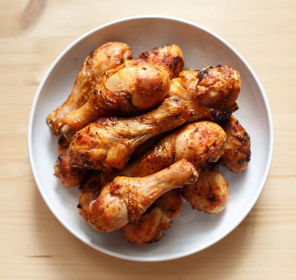 Grilled spiced drumsticks — Stock Photo, Image