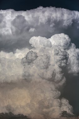 Cennet ile cumulonimbus bulutlar