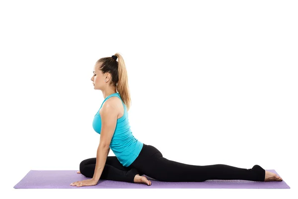 Yoga leraar praktizerende yoga — Stockfoto