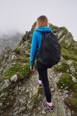 rocky Dağları'nda uzun yürüyüşe çıkan kimse