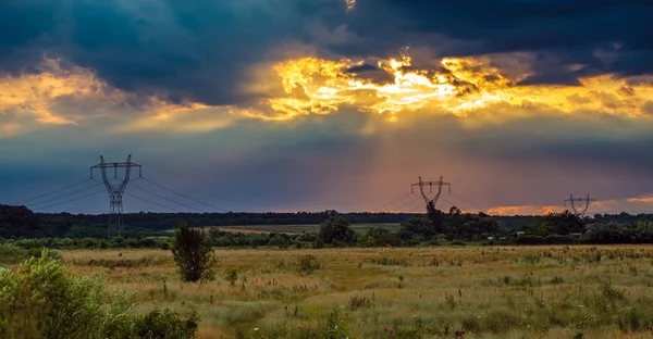 Tramonto con fasci di luce — Foto Stock