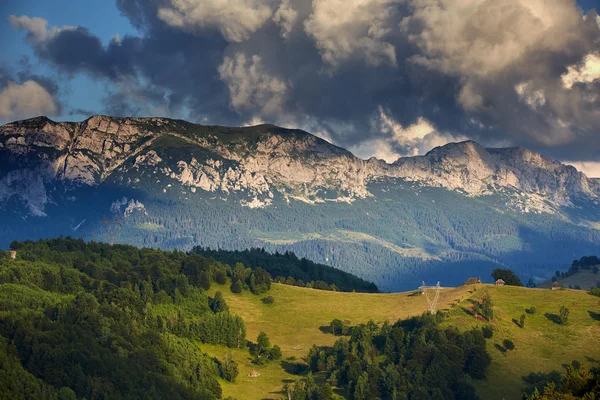 Montagnes Bucegi en Roumanie — Photo