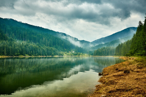 Lake Vidra in Romania