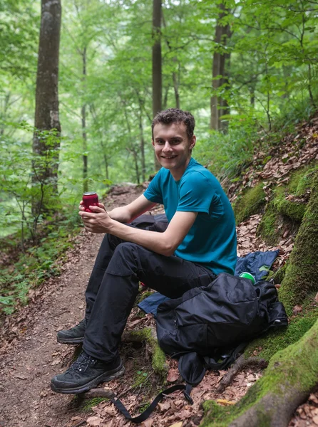 Hiker having a break — Stock Photo, Image