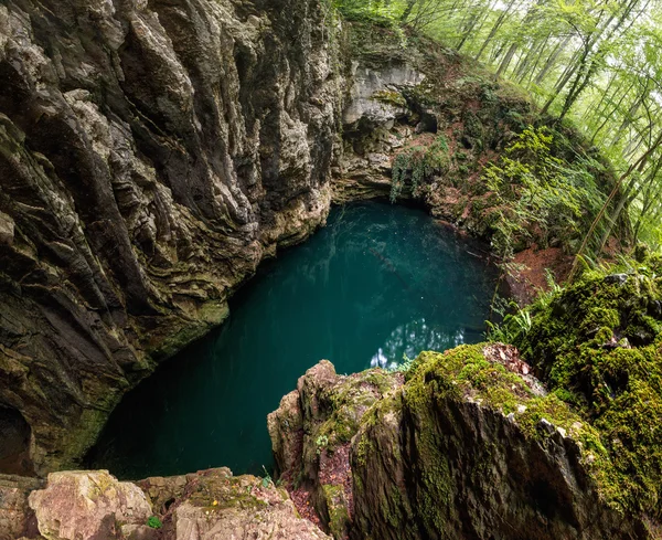 Lacul Dracului in Romania — Foto Stock