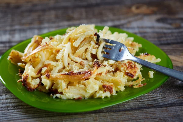 Gebakken zelfgemaakte macaroni met kaas — Stockfoto