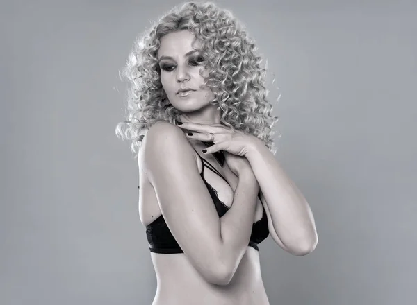 Nahaufnahme Eines Glamour Models Mit Blonden Locken Dessous — Stockfoto