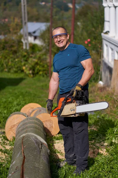 Lumberjack Cutting Beech Logs Chainsaw — Stock Photo, Image