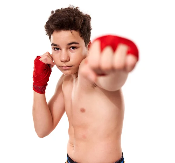 Jeune Kickboxer Entraînement Ombre Boxe Isolé Sur Fond Blanc — Photo