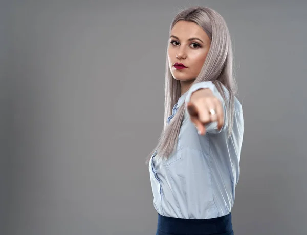 Young Businesswoman Pointing Camera — Stock Photo, Image