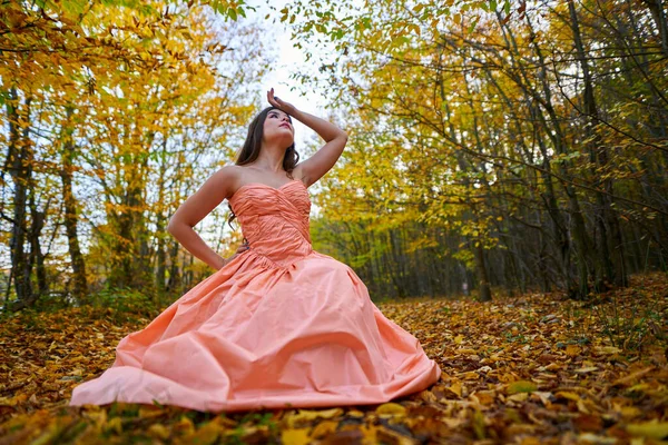 Portrait Beauté Automnal Une Jeune Femme Dans Une Forêt Chênes — Photo