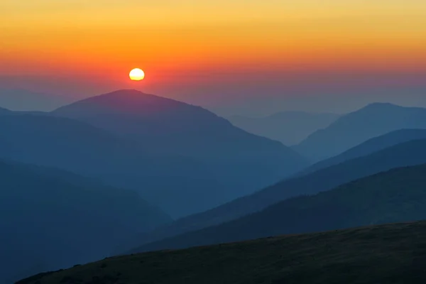 美丽的风景 山中日出 — 图库照片