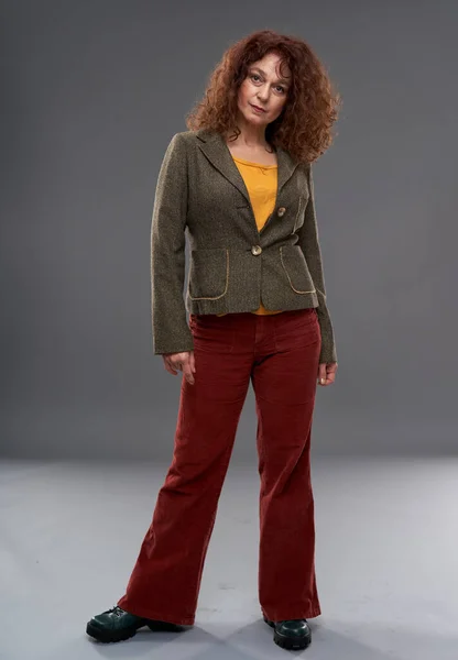 Curly Redhead Mature Woman Portrait Studio Shot Gray Background — Stock Photo, Image