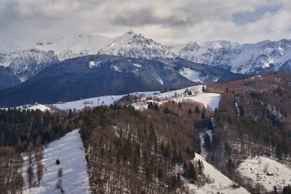 Paisagem Tiro Montanhas Florestas Tempo Inverno — Fotografia de Stock