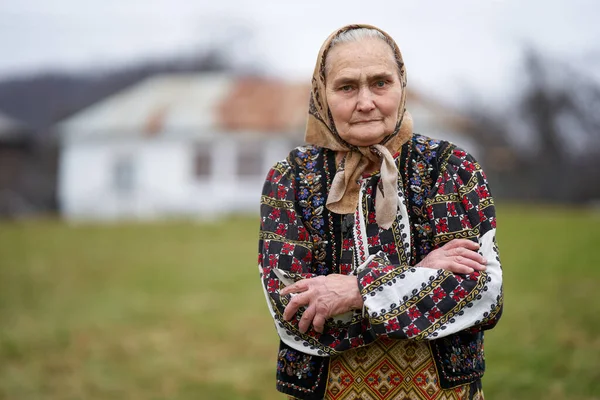 Alte Rumänin Tracht Freien Ihrem Garten Stockbild