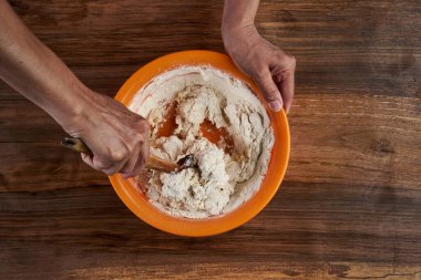 Tahtadan ekmek hamuru yapmak, düz atış.