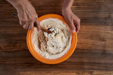 Tahtadan ekmek hamuru yapmak, düz atış.