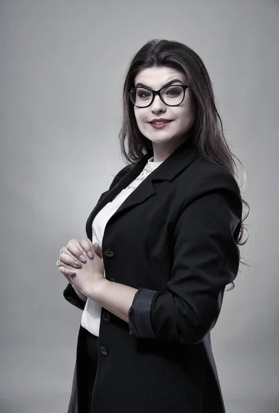 Gros Plan Une Jeune Femme Affaires Hispanique Confiante Sur Gris — Photo