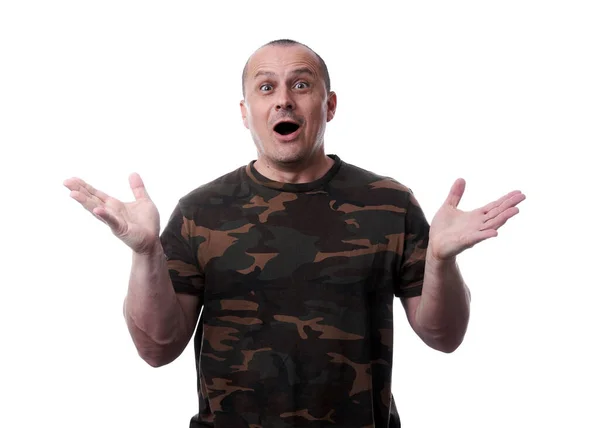 Blanke Man Camouflage Shirt Met Een Uitdrukking Van Aangename Verrassing — Stockfoto