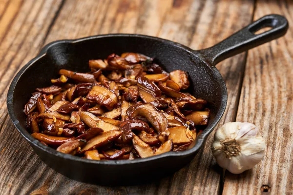 Sauteed Cep Bolete Wild Mushrooms Garlic Herbs Frying Pan — Zdjęcie stockowe