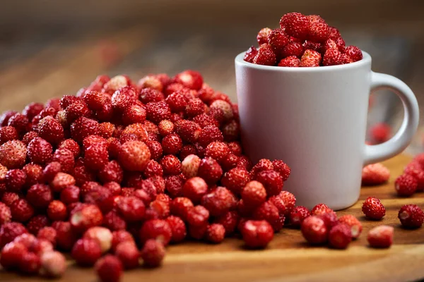 Closeup Pile Wild Strawberries Freshly Picked Forest — Fotografia de Stock