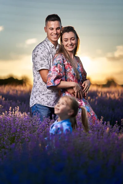 Little Girl Crashing Mom Dad Photoshoot Session Entering Frame Looking — Stock Photo, Image