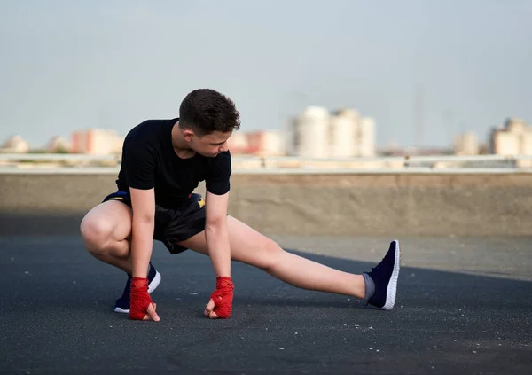 Young Teenage Kickboxer Fighter Training Roof Buildings Background Urban Warrior — Stock Photo, Image