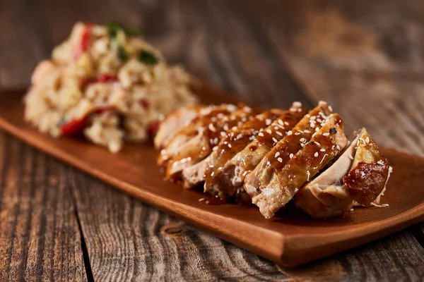 Filé Peito Frango Teriyaki Com Arroz Frito Legumes — Fotografia de Stock