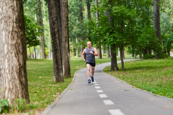 Athletic Man Long Distance Runner Training Park Alleys — Stock Photo, Image