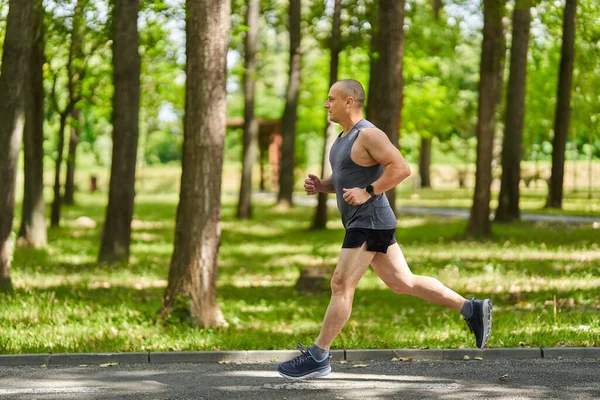 Athlétisme Homme Marathon Coureur Entraînement Dans Les Ruelles Parc — Photo