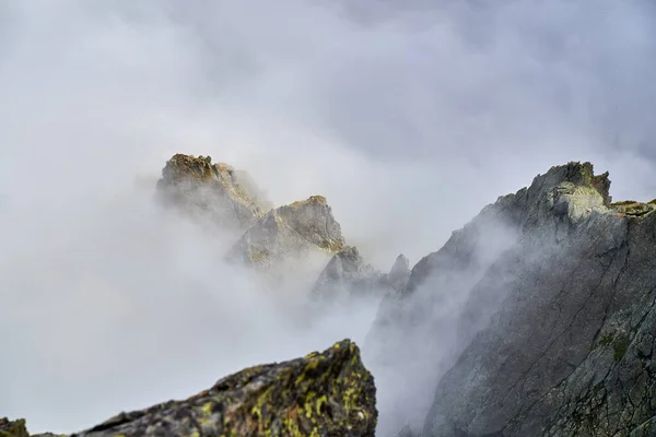 Cordillera Fagaras Rumania Paisaje Finales Verano Con Picos Rocosos — Foto de Stock