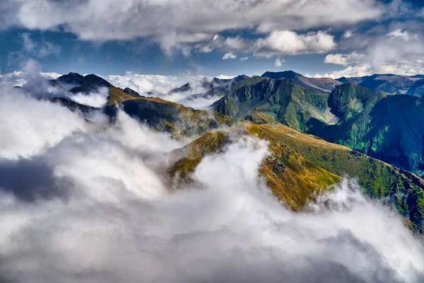 Cordilheira Fagaras Romênia Paisagem Final Verão Com Picos Rochosos — Fotografia de Stock