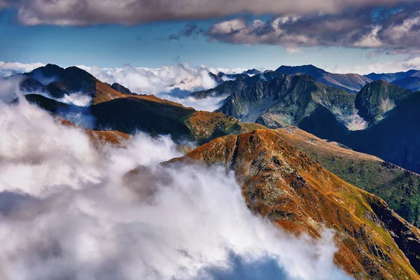 Горный Хребет Фагарас Румынии Поздний Летний Пейзаж Скалистыми Вершинами — стоковое фото