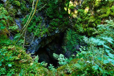 Avenul Gemanata Düden Romanya