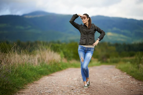 Portrait of a young woman outdoor — Stock Photo, Image