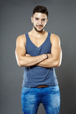 Sportif genç adam, portre