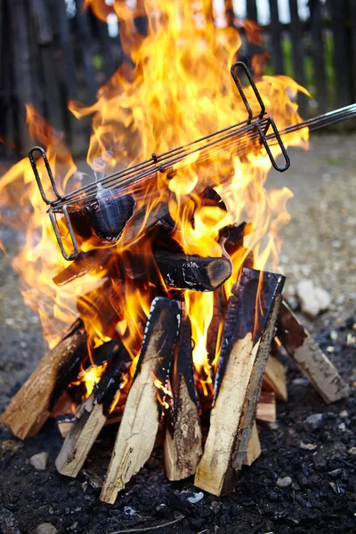 Grill i brand — Stockfoto