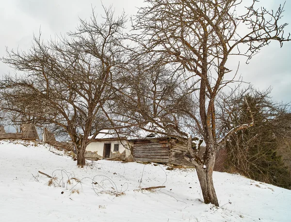 Läskiga förstörda hus — Stockfoto