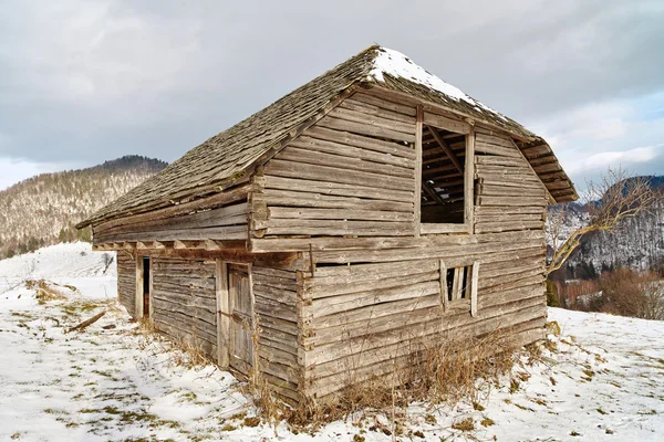 Old wooden barn — Stock Photo, Image